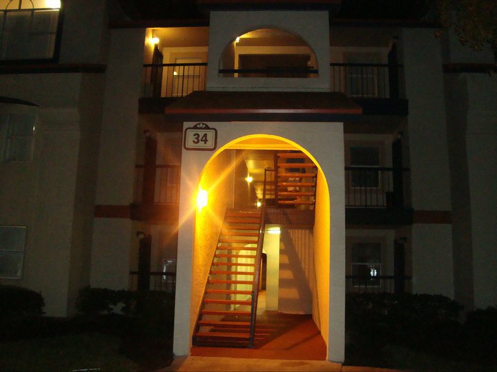 Vista Way apartment building